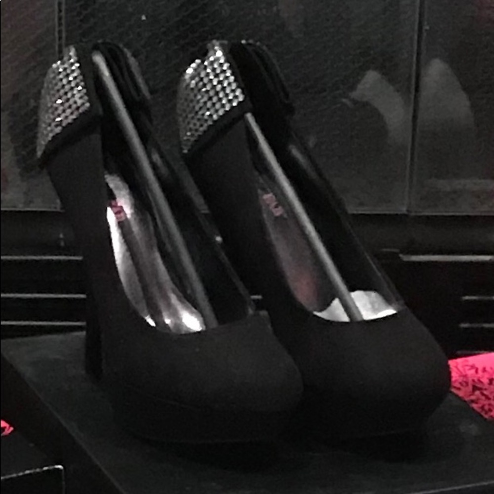 New Black Platform Pumps with Rhinestone Bow 8.5